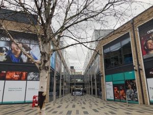 addlestone-town-centre-photo-1-300×225